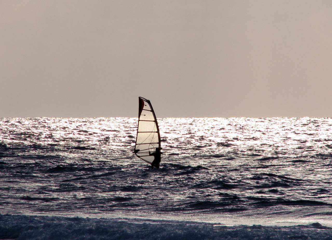 Warto zrobić kurs na windsurfing
